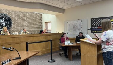 Mills halts kennel ordinance at second reading amid showing for business owner