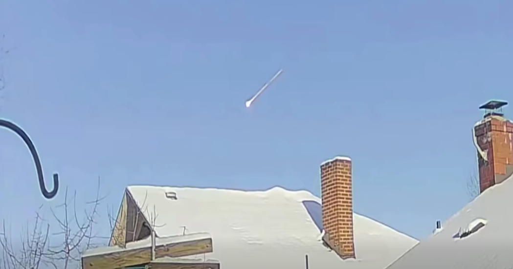 Meteor above Pittsburgh captured on cameras