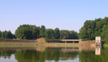 Sandwiched Between Columbus And Pittsburgh Is Ohio's Scenic Lake With Fishing Thrills And Cute Cabins