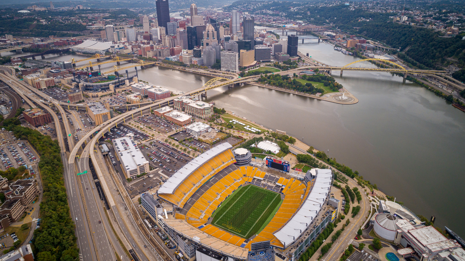 A Local's Guide To The Best Spots In Pittsburgh For Sports Lovers