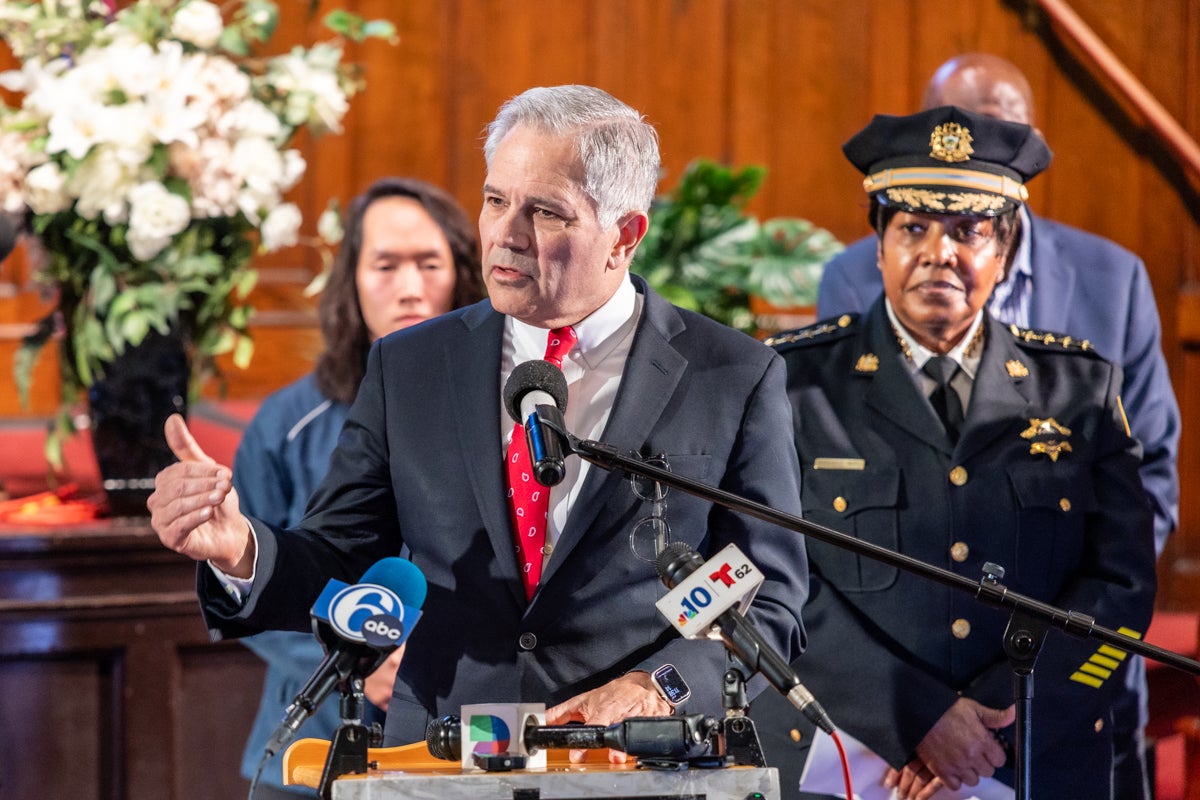 Philadelphia district attorney requests more city funding