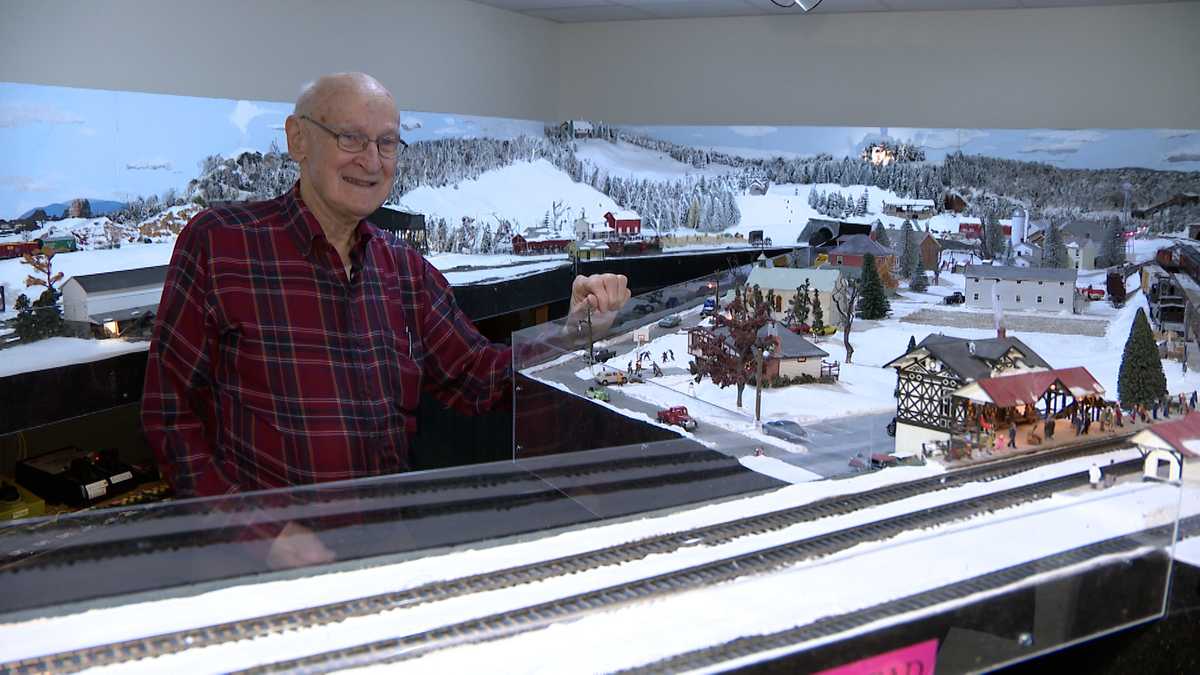 Lebanon County couple dismantles beloved model train display after 56 years