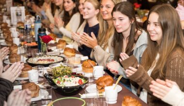 Over 500 students gather at Mega Shabbat