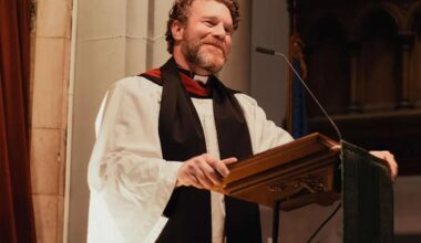 Head priest of Episcopal Church in Pittsburgh nabbed for stealing baseball cards