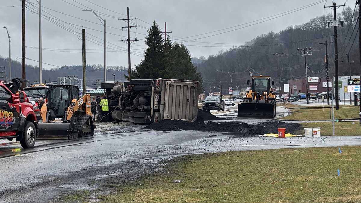 Pennsylvania crash closes Route 286 in Plum
