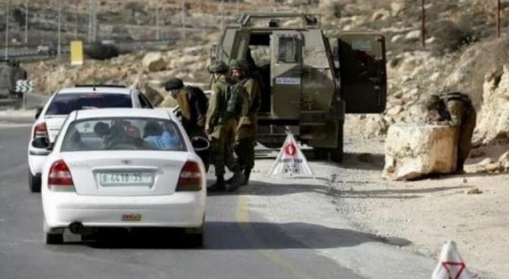 Israeli enemy forces re-close iron gate south of Bethlehem