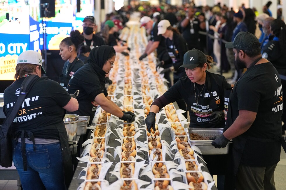 Philadelphia airport sets record with 1,291 cheesesteaks lined up