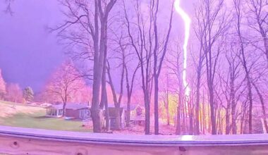 Impressive lightning strike captured outside Pennsylvania home