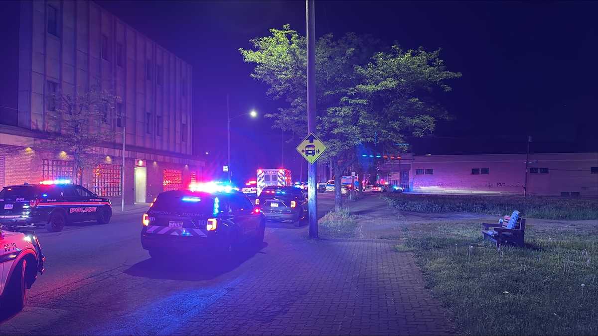 Two people taken to hospital from scene along Braddock Ave.