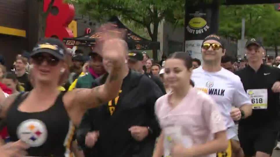 Runners brave wet start at Pittsburgh’s Draft Day 5K