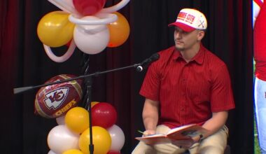 Patrick Mahomes leads reading rally for 3,000 Kansas City students