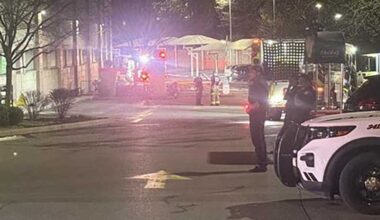 Pittsburgh firefighters respond to car fire at Giant Eagle garage