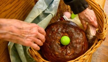 Blessing of Easter baskets on Holy Saturday in Bethlehem: Photos