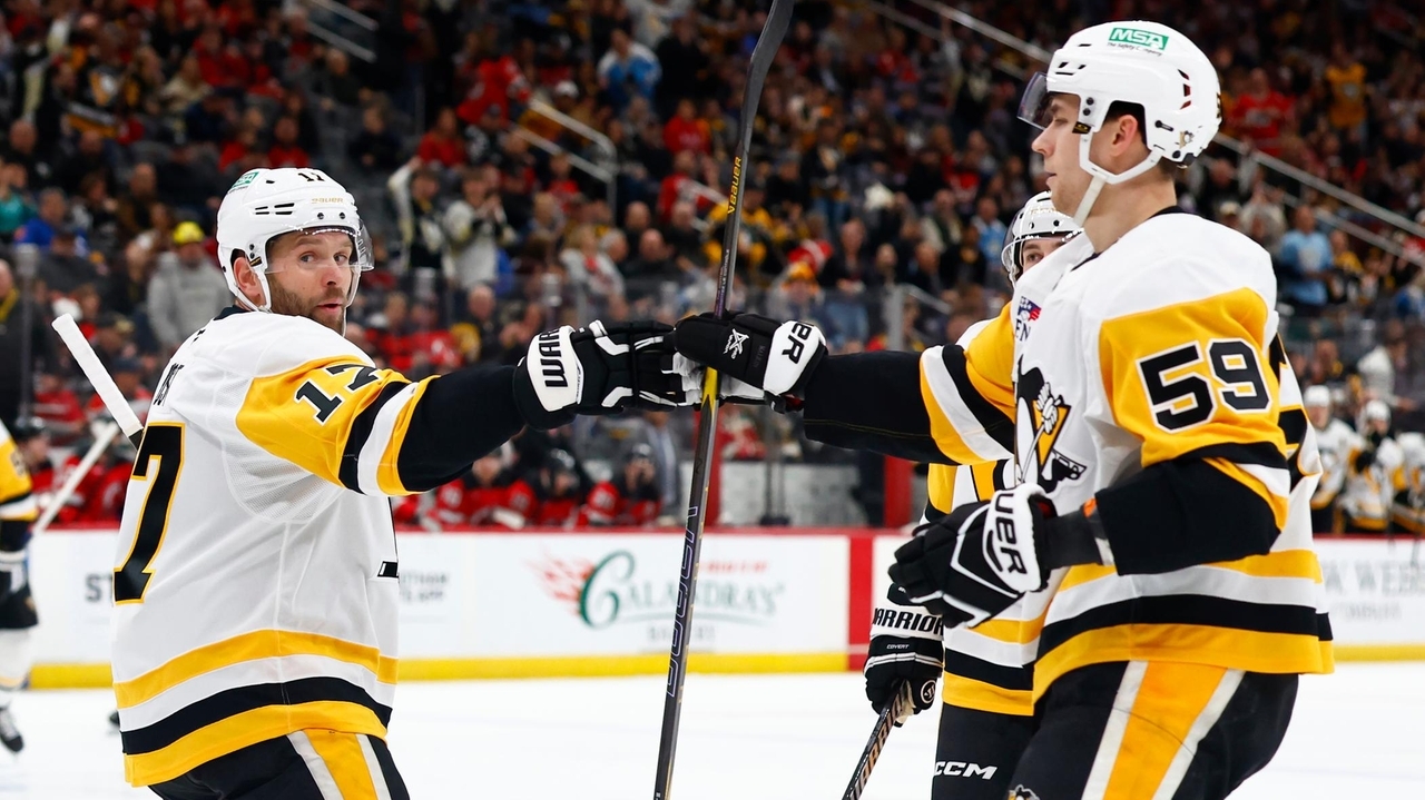 Pittsburgh Penguins clinch a playoff spot, ending their 3-year drought