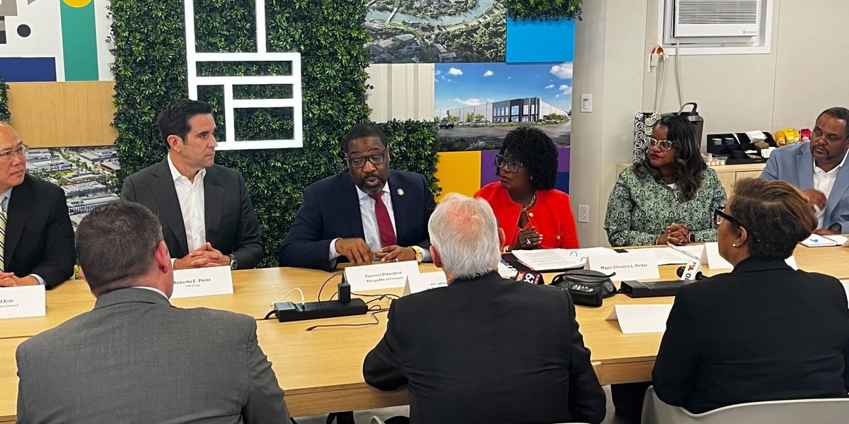 Mayor Parker details progress in boosting economic development in Lower South Philly