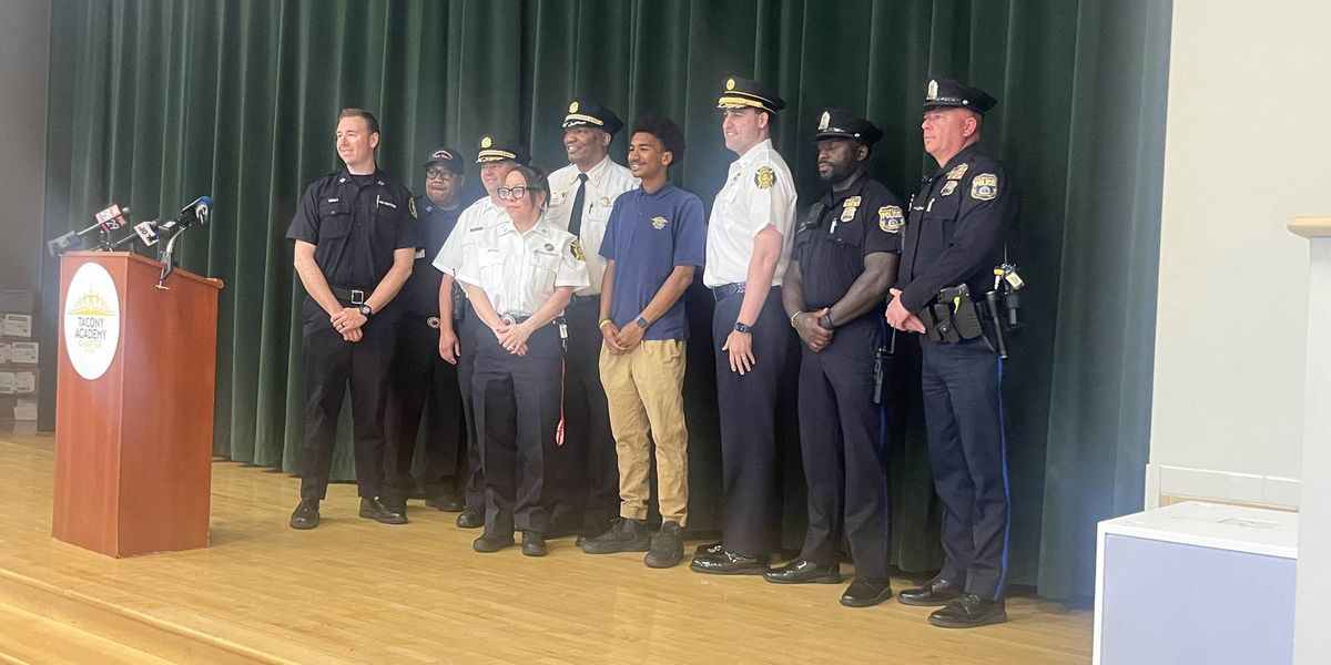 Philly teen honored for helping save a woman's life