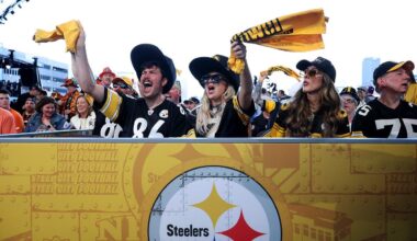 Steelers pick Navy RB Eli Heidenreich, fans at Pittsburgh NFL Draft go totally bonkers
