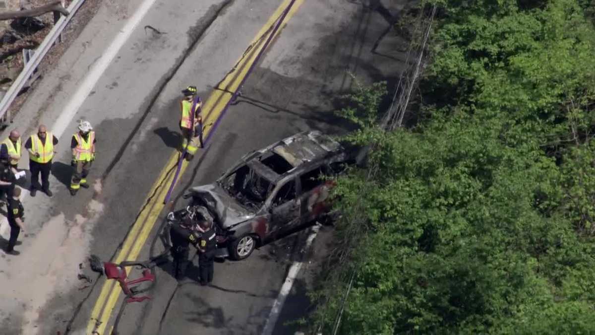 Two people injured after crash in Baldwin, Allegheny County