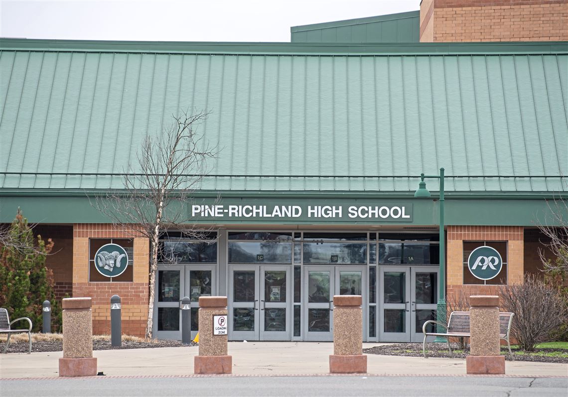 Parents, guardians can challenge library books under 2nd reading of Pine-Richland policy