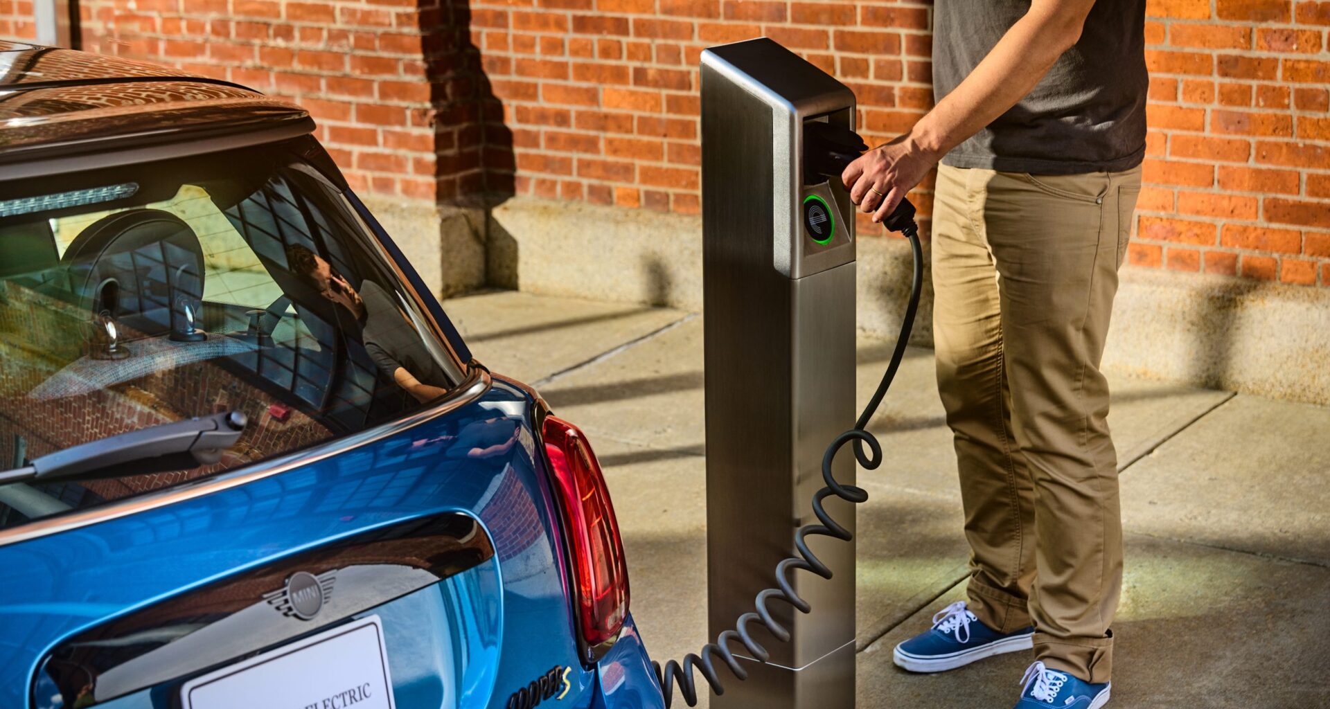 Easing the struggle to charge an EV in Philadelphia