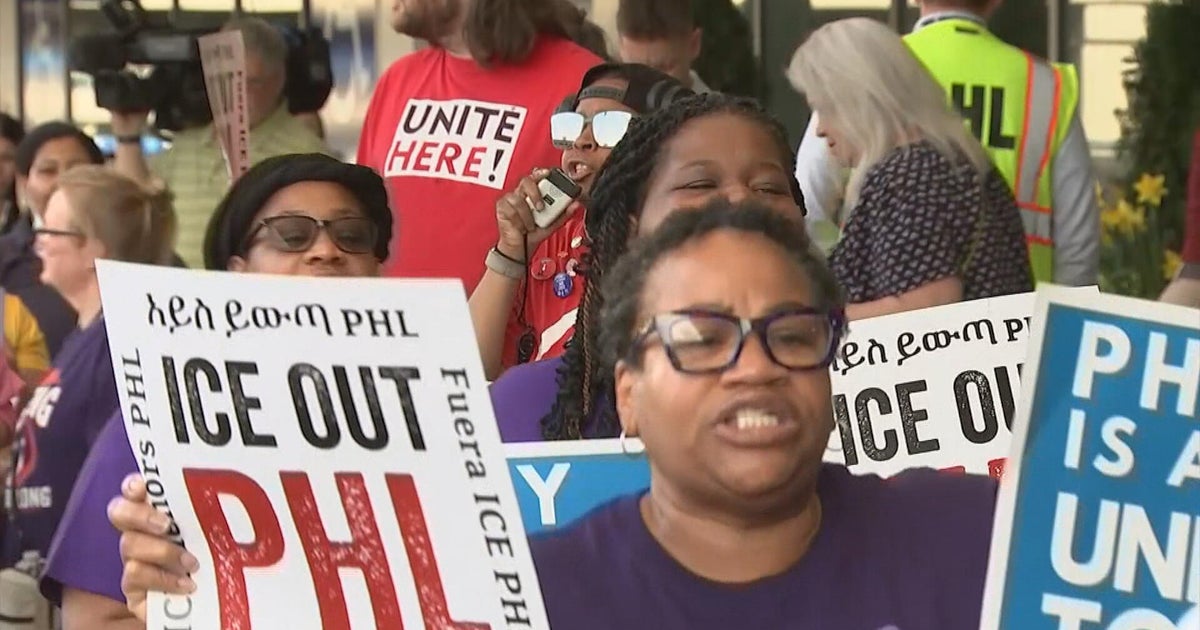 Protesters demand ICE agents to leave Philadelphia International Airport: "The solution is to pay TSA"