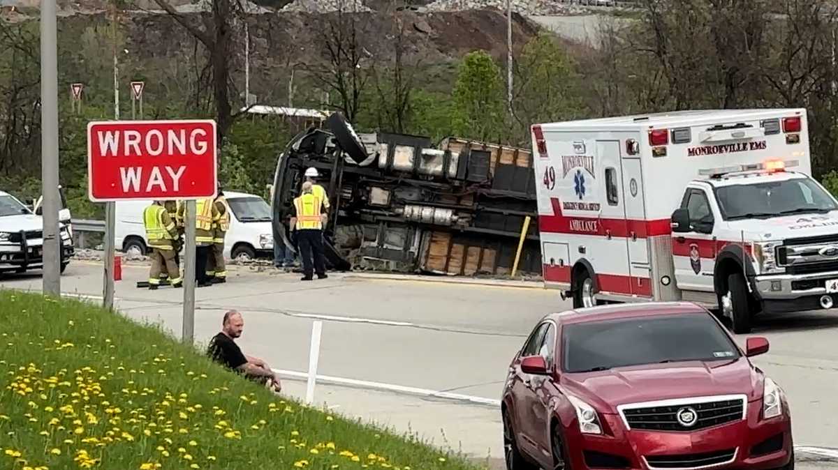 Truck crashes near Pennsylvania Turnpike in Monroeville