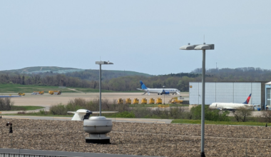 United Flight diverted to Pittsburgh International Airport after possible security concern