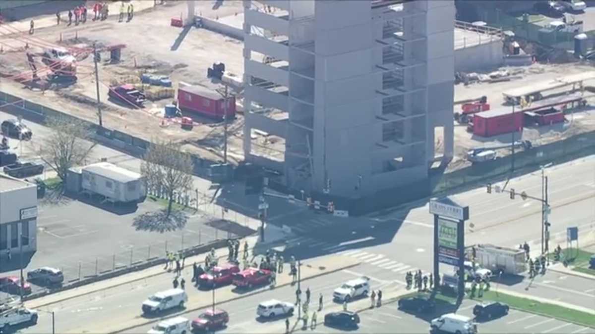 1 dead, 2 missing after parking garage collapses in Philadelphia