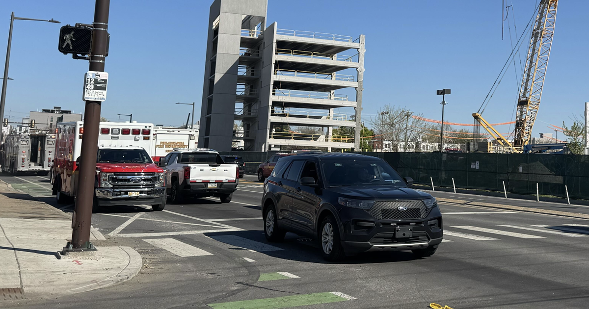 Parking garage partially collapses in Grays Ferry