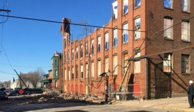 Part of old Reading Outlet Center building collapses | Berks Regional News
