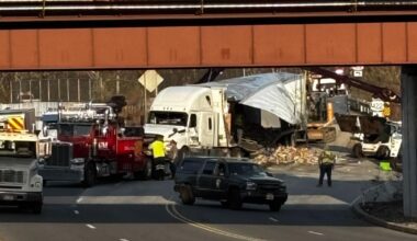 Truck crash sends cans of mushrooms across highway | Reading Area