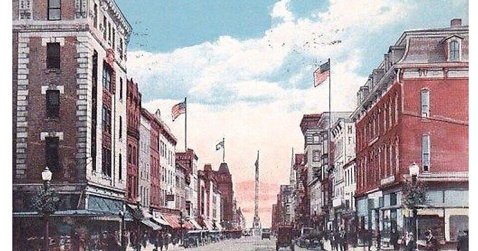 700 block of Hamilton Street looking east, Allentown, circa 1930 |