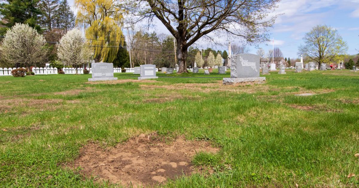 Inside Elmwood Cemetery's mysterious unregistered burial | Spotlightnews