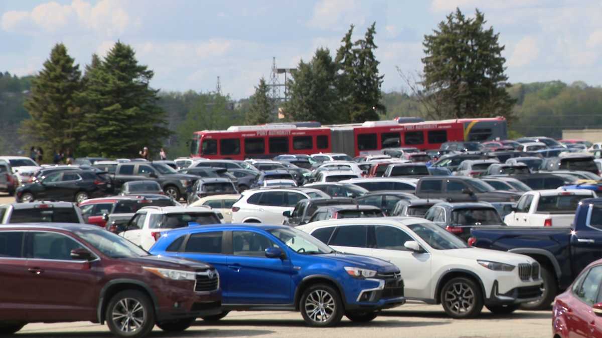 Park & Rides in Pittsburgh reach capacity on 2nd day of NFL Draft
