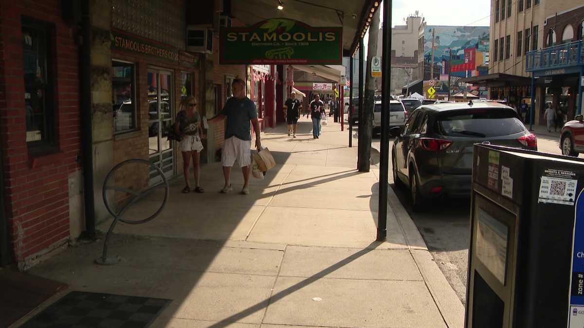 Pittsburgh's Strip District sees low turnout on NFL Draft weekend