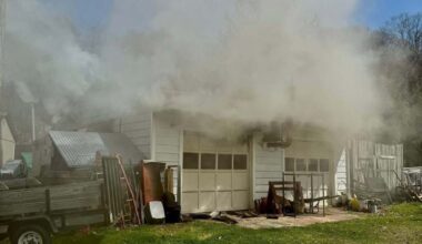 Passerby helps crews get a jump on garage fire near Alsace Manor
