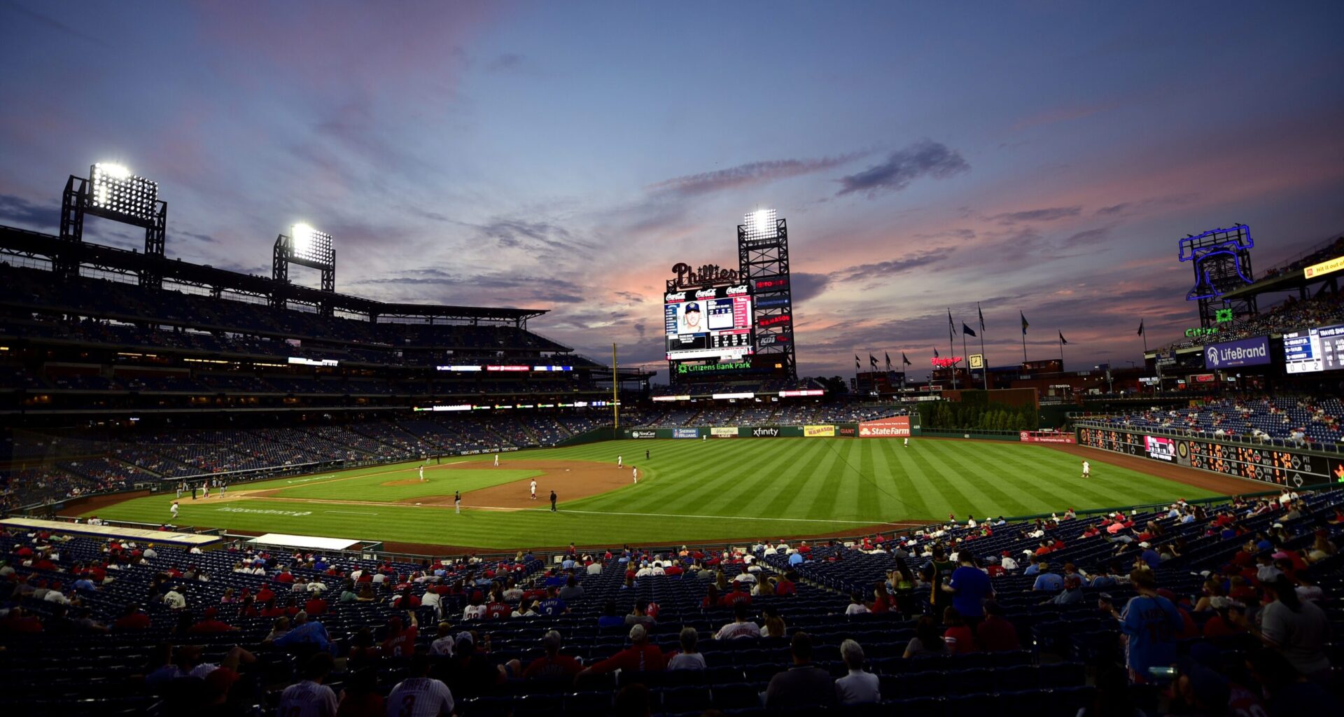 Philadelphia Phillies Sign South Korean 17-year-old Pitcher Chan-min Park