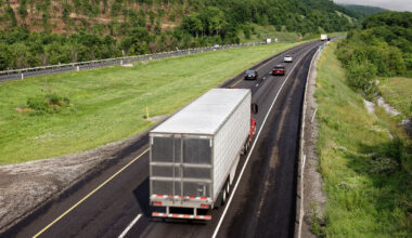 ICE Arrests 13 Foreign Truckers at Pennsylvania CDL Office