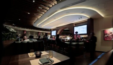 Sultry restaurant lighting is in, and here's why