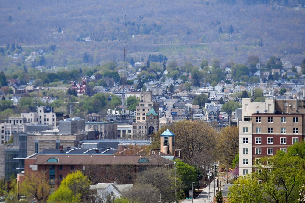 Data centers an 'increasing source' of air pollution in U.S., report says