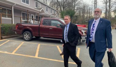 Former MLB star Lenny Dykstra waives hearing on drug-possession charge