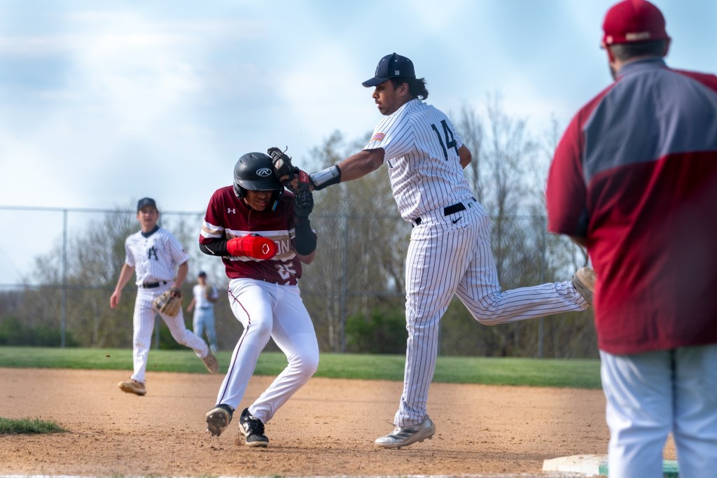Abington Heights blanks Scranton; Locker outduels Montoro – Scranton Times-Tribune