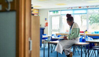 Philadelphia teachers sound alarm about proposed $225 million district spending cut