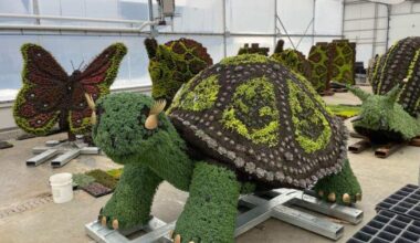 Philadelphia Zoo kicks off spring with new topiaries and guided tours