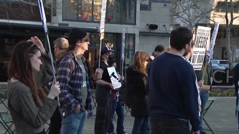 Anti-war protesters rally in Pittsburgh over Iran