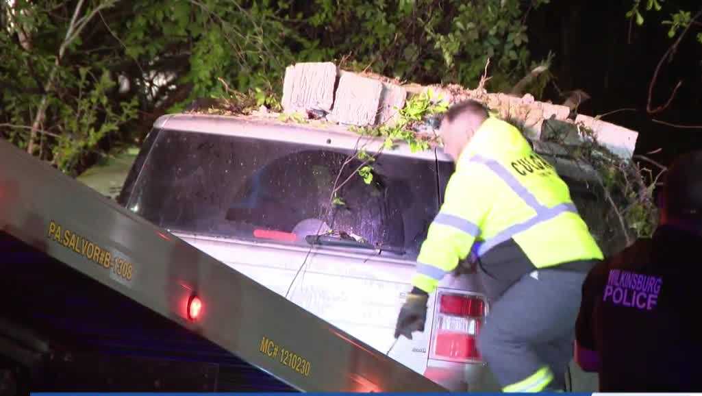 3 hospitalized after car crashes into woods in Allegheny County