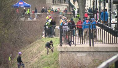 Pittsburgh unites to clean up the city ahead of the NFL draft