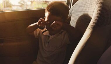 child-alone-car-news