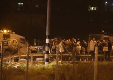 Israeli Colonizers Injure Two Palestinians Near Bethlehem |