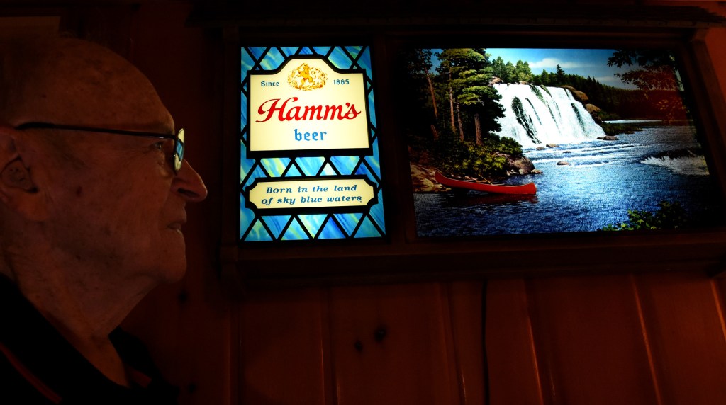 Hamm’s Beer mascot hands out brew in Pennsylvania after report of phase-out – Twin Cities